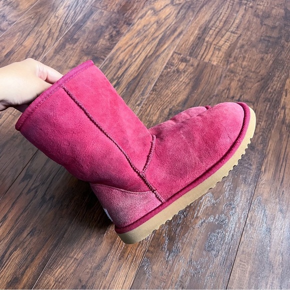 UGG • Classic Short Boot 5825 burgundy maroon pink suede sheepskin shearling mid - Picture 9 of 12